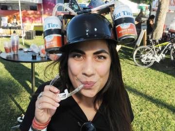 Приколы про женщин (35 фото)